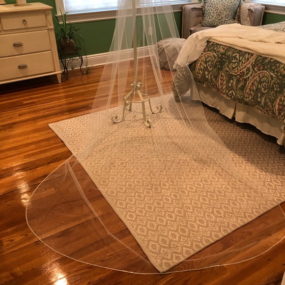 Pronovias Wedding Dress. - Picture 8 of 16